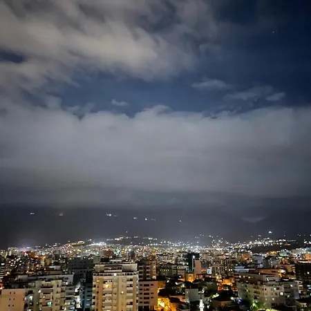 アパート Easy Peasy - 9th Floor View Downtown ティラナ